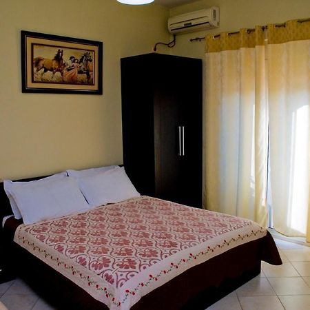 Hotel 4 Stinet Vlorë Esterno foto