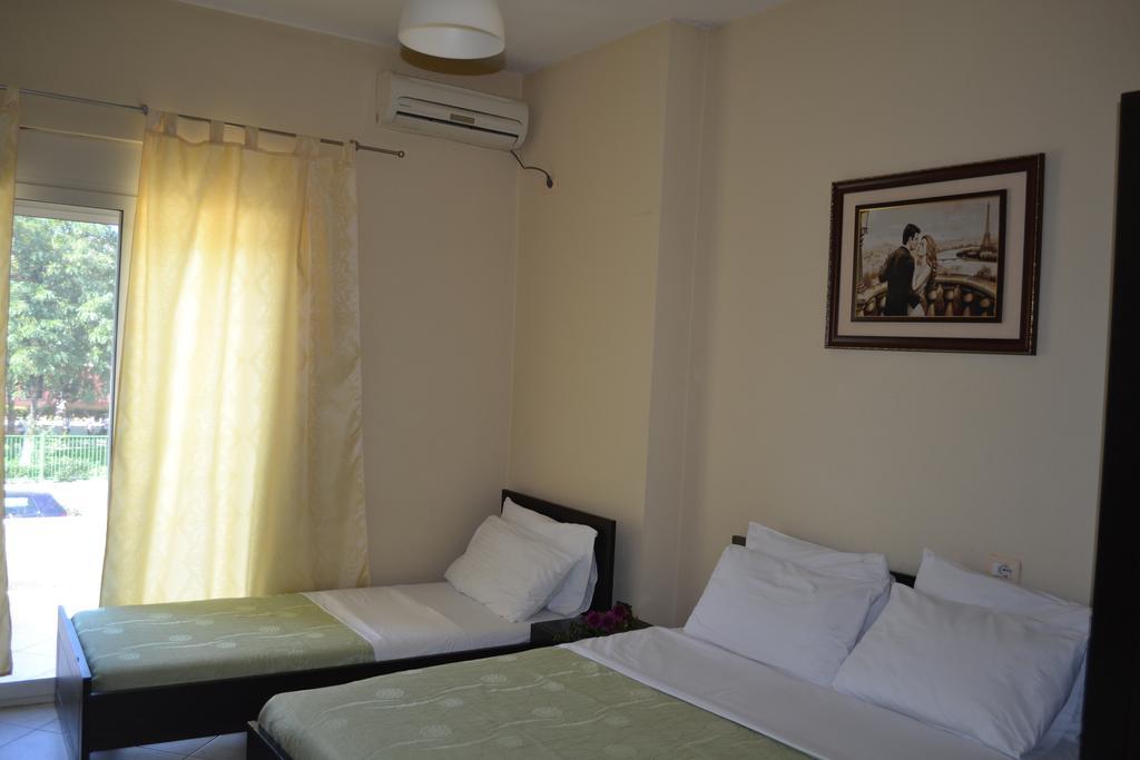 Hotel 4 Stinet Vlorë Esterno foto