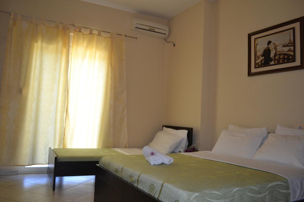 Hotel 4 Stinet Vlorë Esterno foto