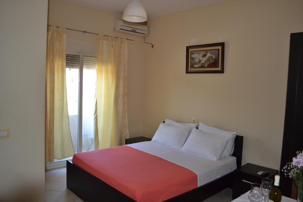 Hotel 4 Stinet Vlorë Esterno foto