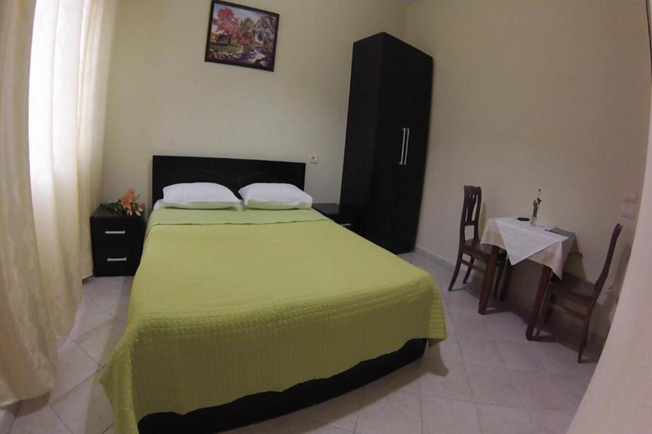 Hotel 4 Stinet Vlorë Esterno foto