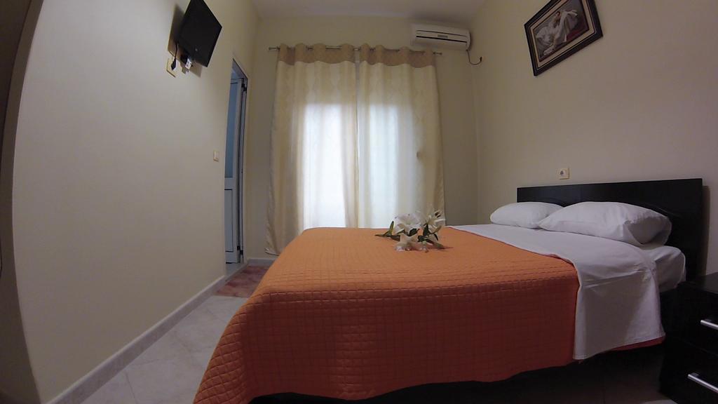 Hotel 4 Stinet Vlorë Esterno foto