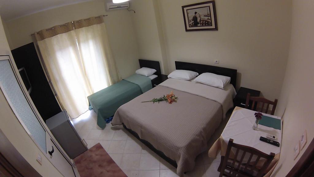 Hotel 4 Stinet Vlorë Esterno foto