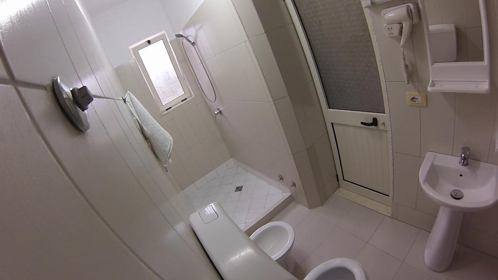Hotel 4 Stinet Vlorë Esterno foto
