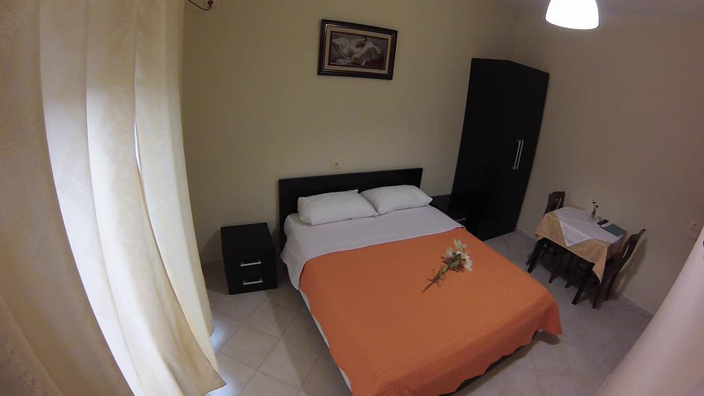 Hotel 4 Stinet Vlorë Esterno foto