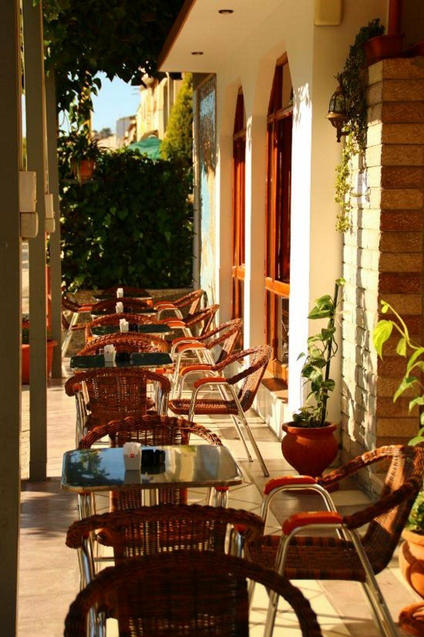 Hotel 4 Stinet Vlorë Esterno foto