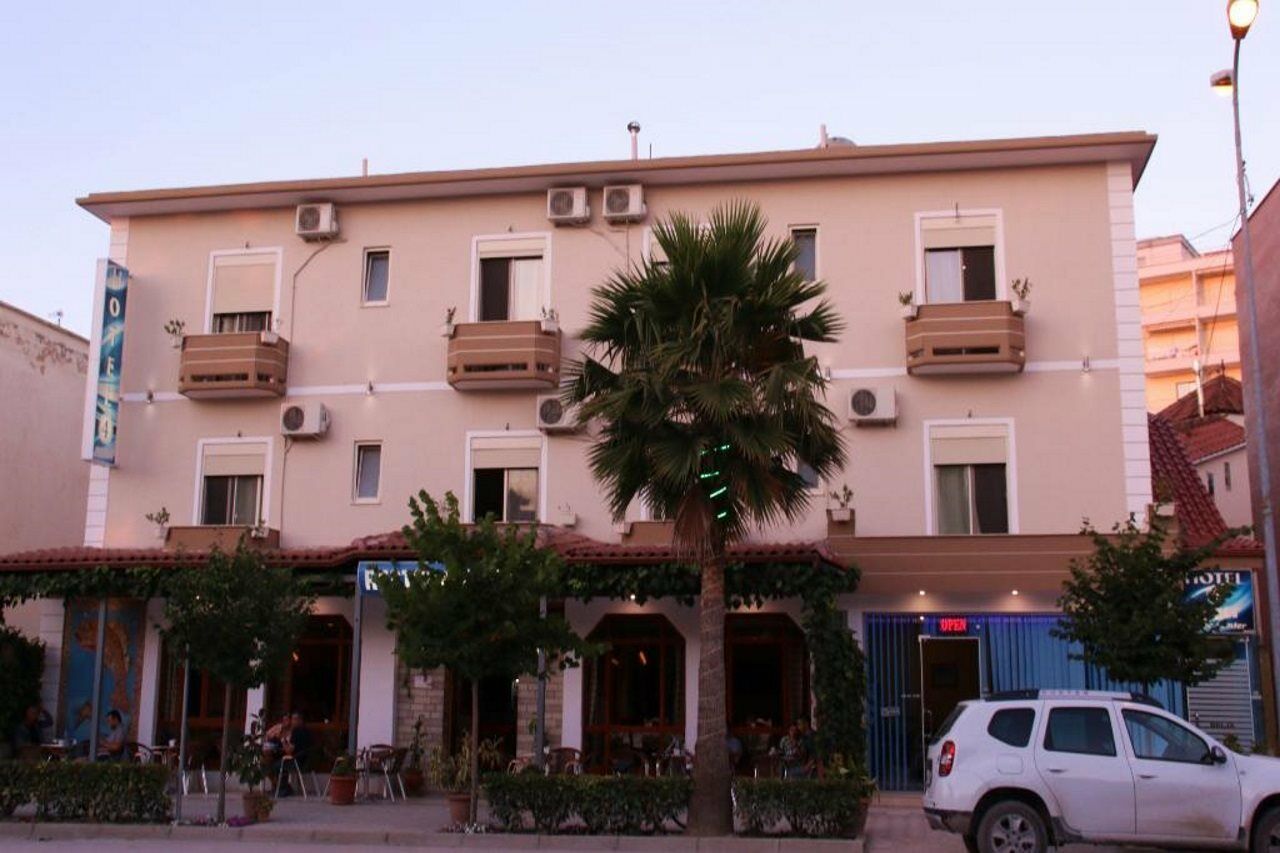 Hotel 4 Stinet Vlorë Esterno foto