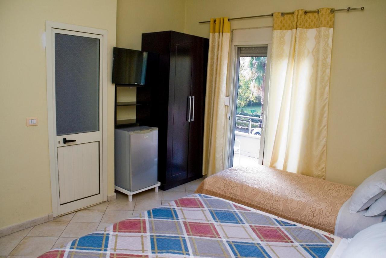 Hotel 4 Stinet Vlorë Esterno foto