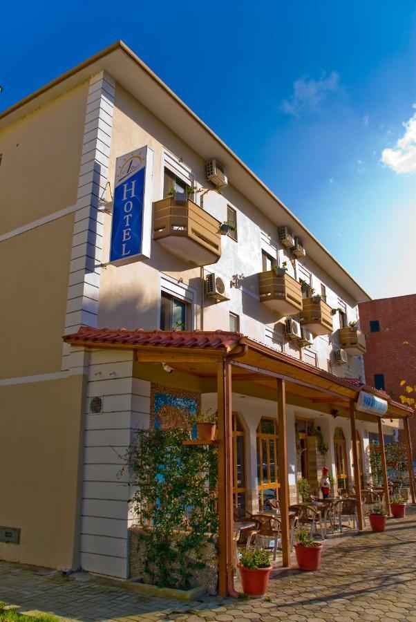 Hotel 4 Stinet Vlorë Esterno foto